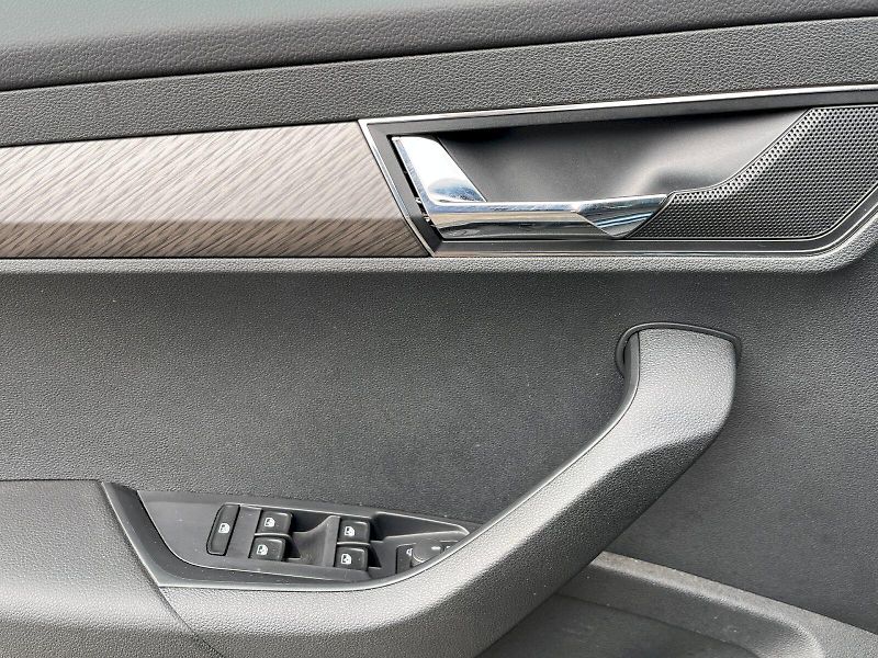 Škoda Karoq (2023) 1.5 TSI 110kW Style - fotka 10 z 27