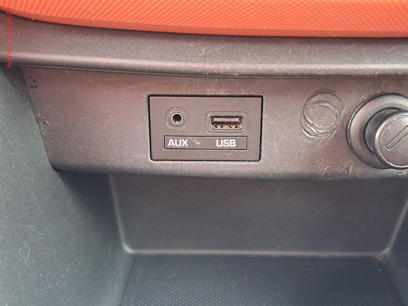 Hyundai i10 (2014) 1.0 i, ČR, AC, temp - fotka 14 z 15