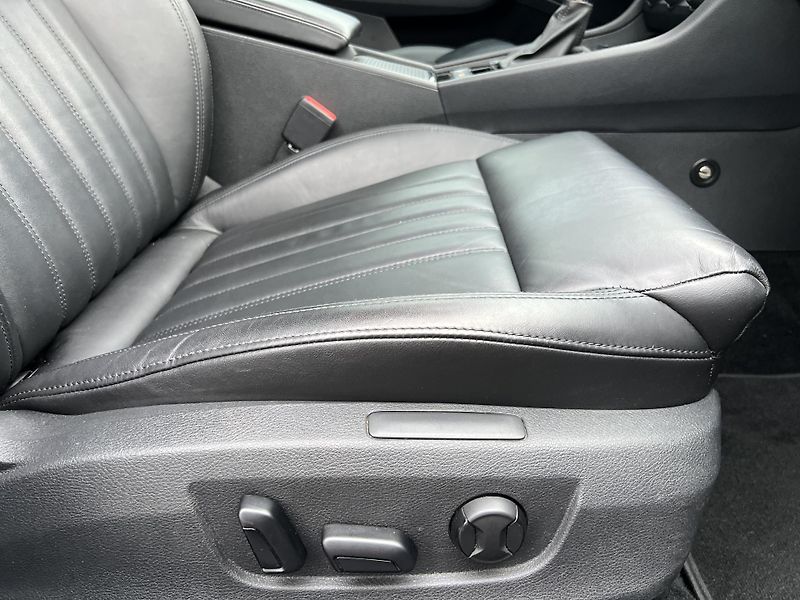 Škoda Superb L&K 2.0TDi 110kw KOUPENO V ČR - fotka 41 z 48
