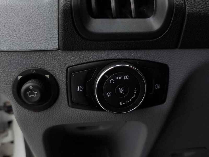 Ford Transit (2018) L3H2 2.0 EcoBlue 96kW, 1. maj. - fotka 14 z 24