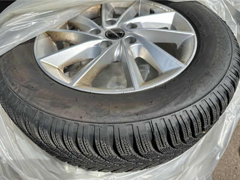 Škoda Karoq Ambiente  TDi 85/2.0 A7F - fotka 20 z 23