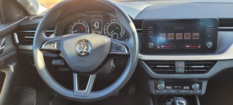 Škoda Scala (2019) 1,5TSi 110kW benzín DSG Style  - fotka 23 z 54