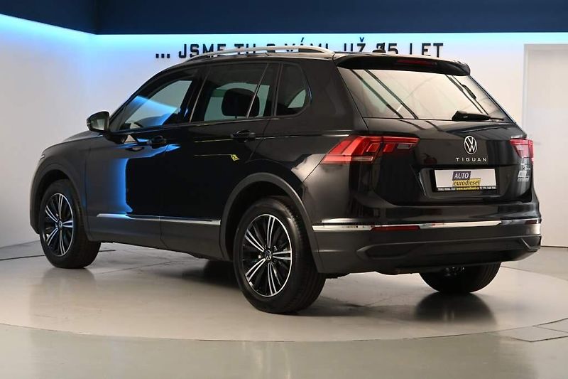 Volkswagen Tiguan (2022) 2.0 4Motion LED DSG Life ACC T - fotka 7 z 38