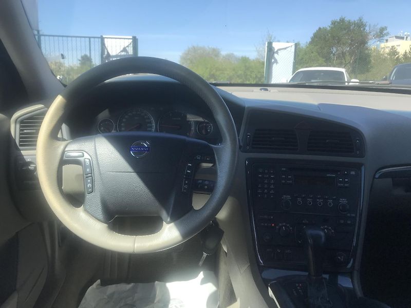 Volvo XC70 2.4 D5 136 KW,AWD,AUTOMAT - fotka 14 z 16