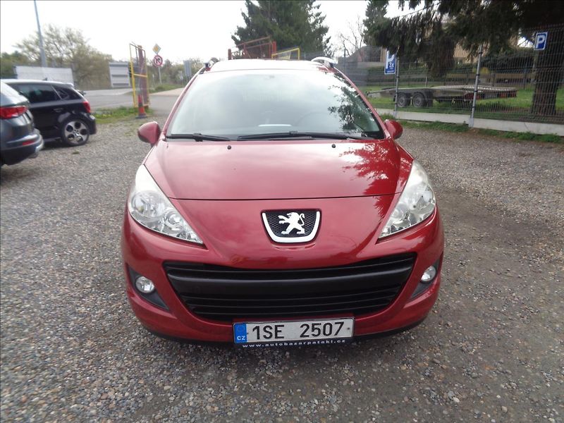 Peugeot 207 1,4 - fotka 8 z 16