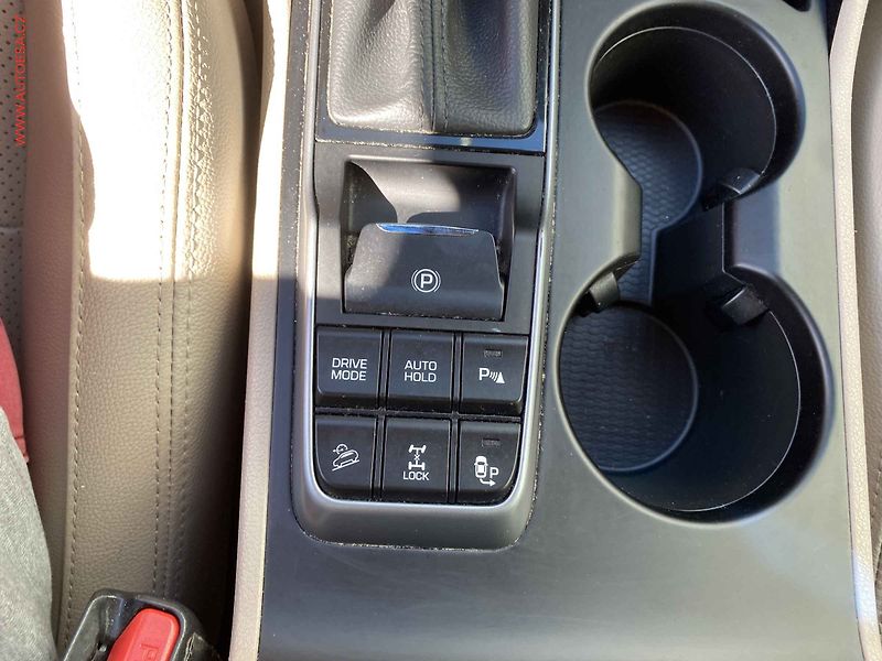Hyundai Tucson (2016) 2.0 CRDi 4x4, AT, LED, panor - fotka 17 z 20