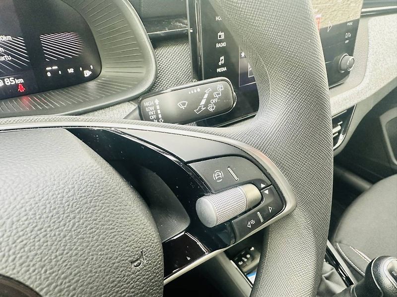 Škoda Scala Selection 1,0TSI 85kW MT6/J596 - fotka 11 z 25