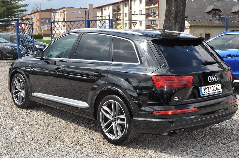 Audi Q7 3.0TFSi 245kW 4x4 S-line 7.mís - fotka 4 z 28