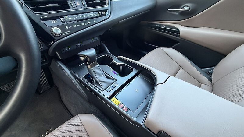 Lexus ES 300h 300H 2,5 HEV BUSINESS EDITION - fotka 18 z 25