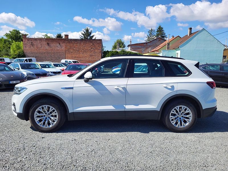Volkswagen Touareg 3.0 V6 TDi DSG 4MOTION - fotka 2 z 47