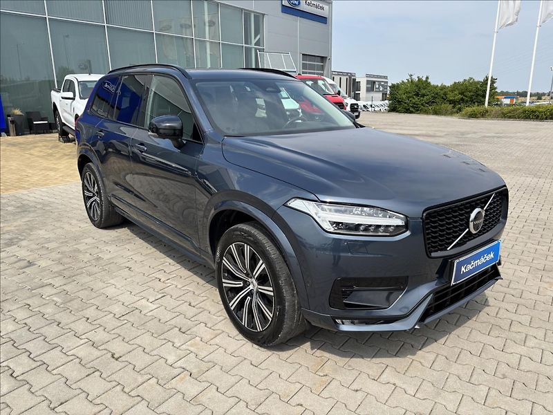 Volvo XC90 2,0 B5 AWD Plus Dark - fotka 7 z 46