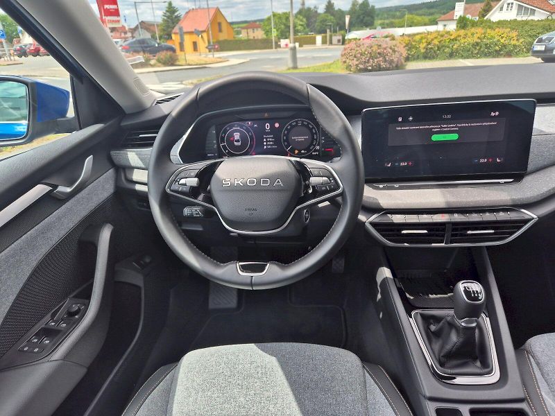 Škoda Octavia (2025) Top Selection 1.5 TSI 110 kW 6 - fotka 24 z 36