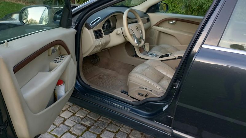 Volvo V70 2.4-NOVÉ BRZDY+ČELNÍ SKLO+BAT - fotka 23 z 23