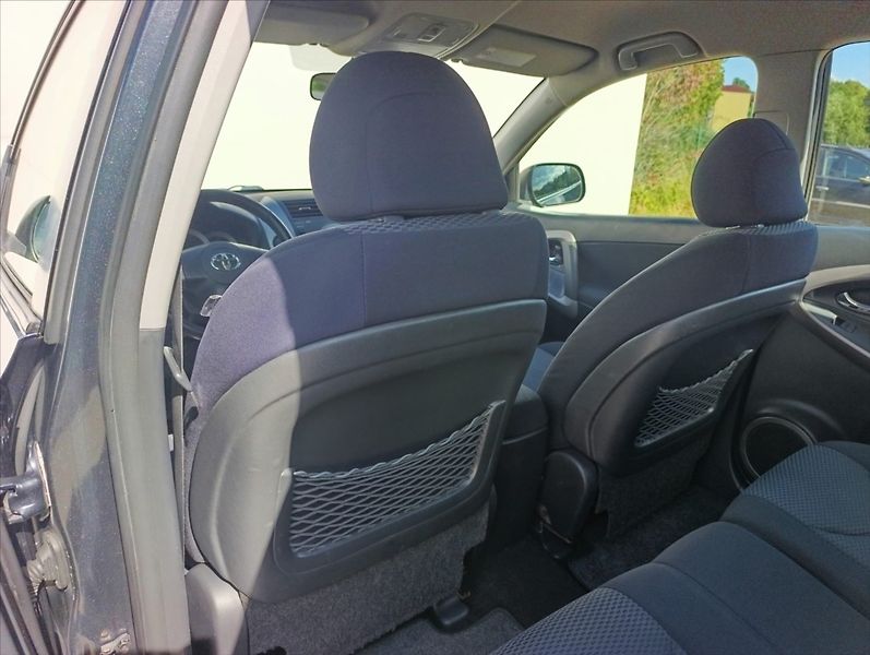 Toyota RAV4 2,2 D-4D 4x4 Aut.klimatizace - fotka 20 z 32