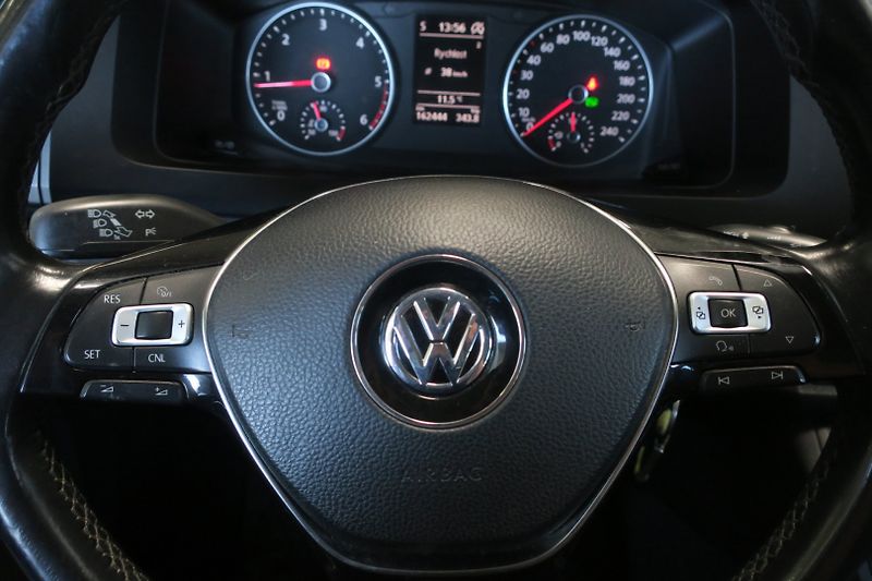 Volkswagen Caravelle (2016) T6 2.0 TDI 110kW Comfort DSG - fotka 15 z 47
