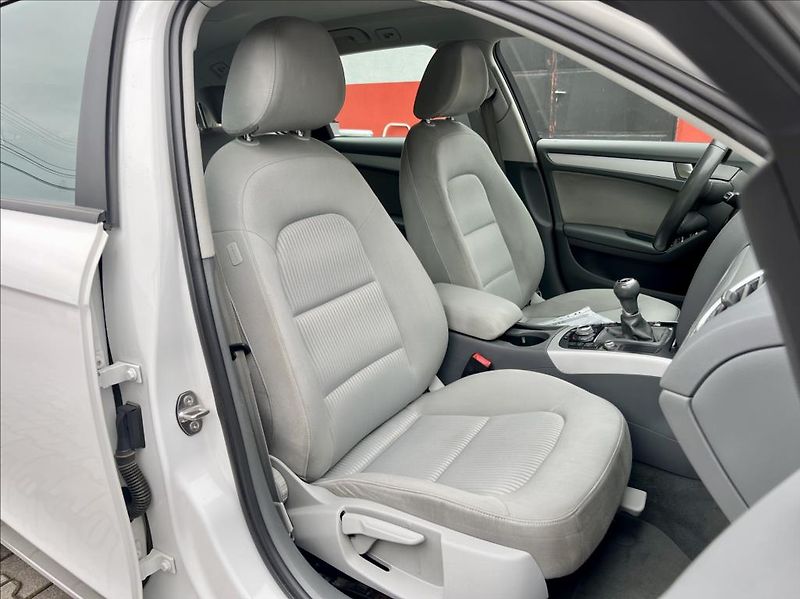 Audi A4 2,0 TDi KLIMA / NAVI - fotka 17 z 40