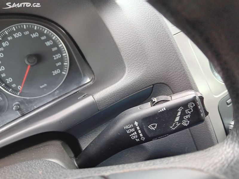 Volkswagen Touran 1.9 TDI 77kW - fotka 14 z 23