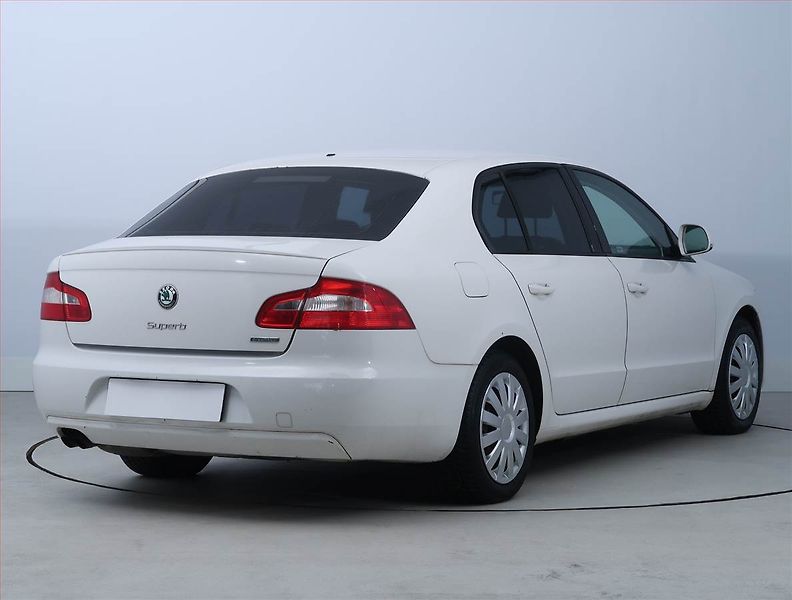 Škoda Superb (2011) 1.6 TDI, Serv.kniha - fotka 5 z 14