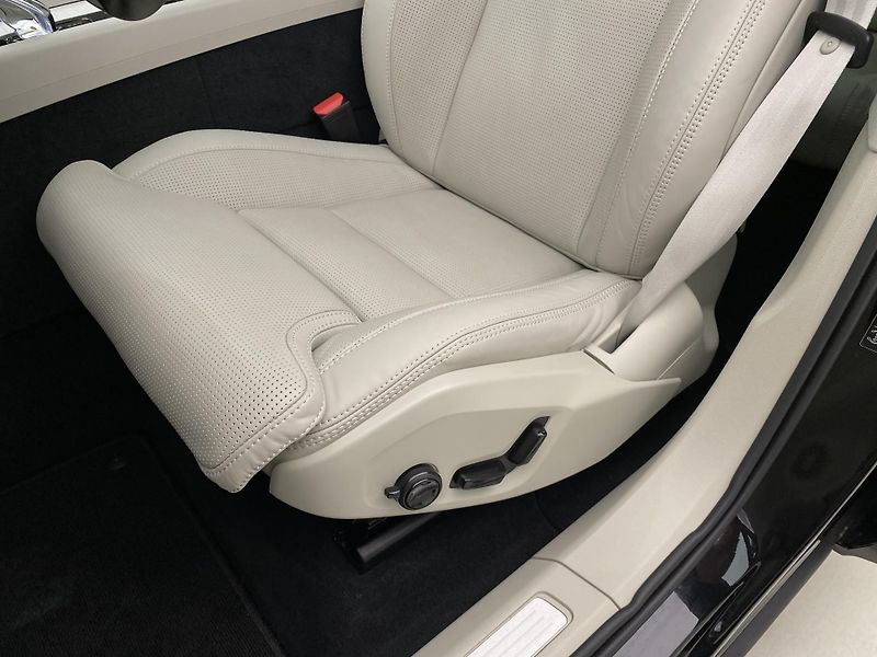 Volvo XC60 T8 AWD RECHARGE DARK ULTRA CZ - fotka 25 z 67