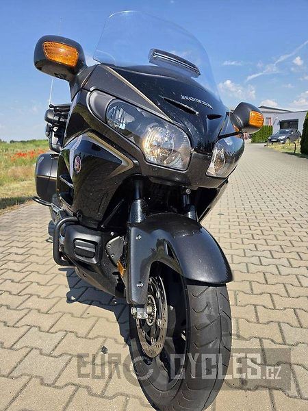 Honda GL 1800 Gold Wing ABS (2016) - fotka 3 z 23