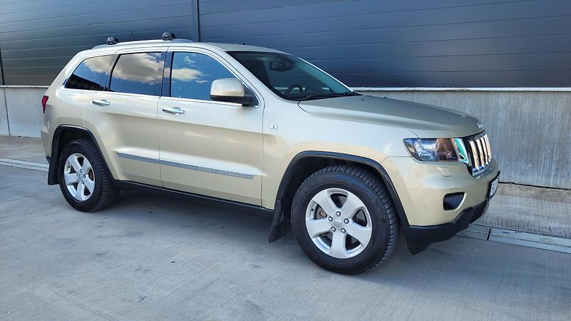 Jeep Grand Cherokee 3,0 CRDI 4x4 - fotka 7 z 21