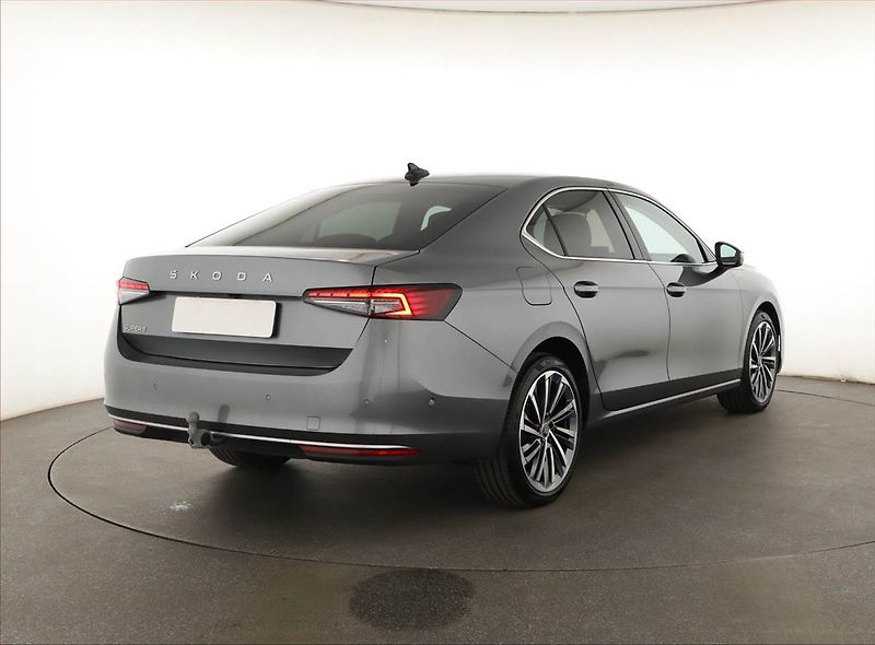 Škoda Superb (2025) 2.0 TDI, LAURIN & KLEMENT - fotka 5 z 22