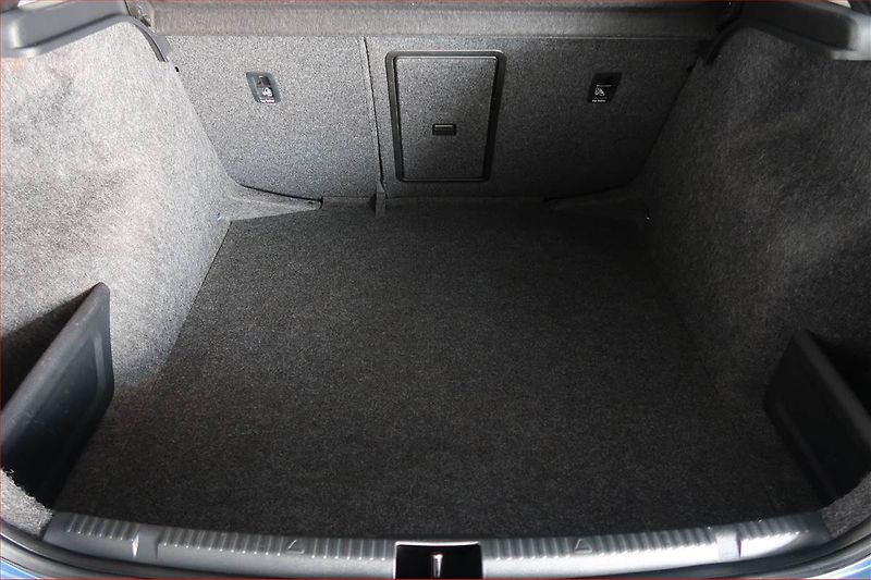 Škoda Rapid (2012) Elegance 1.6 TDI, Navi - fotka 13 z 17