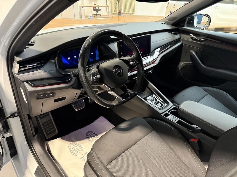 Škoda Octavia 2.0 TDI 110kW DSG Sportline Co - fotka 5 z 14