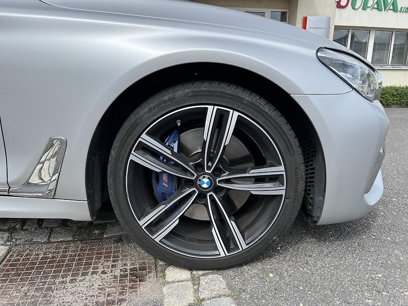 BMW Řada 7 (2017) 750d xDrive Laser Full  - fotka 7 z 39