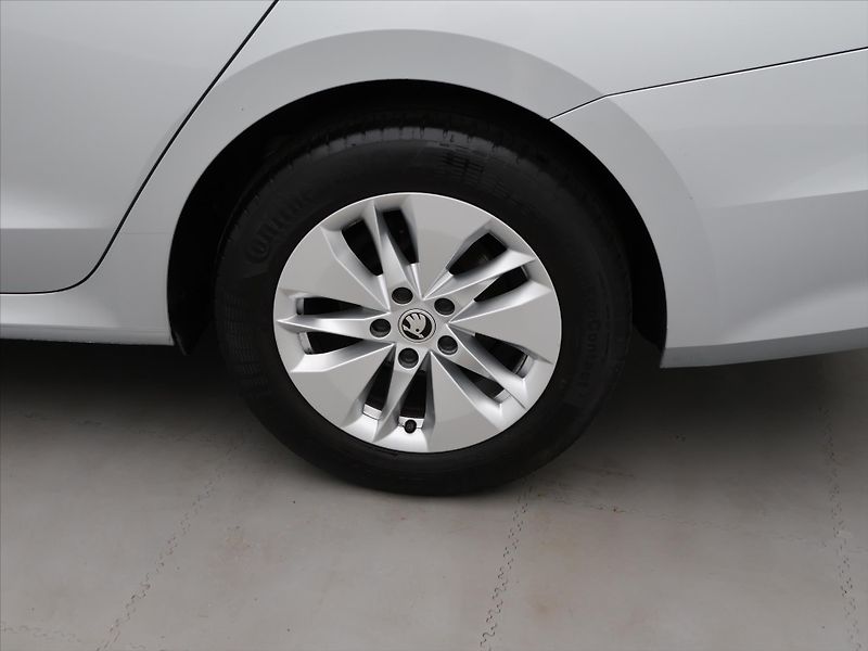 Škoda Octavia 2,0 TDI 85kW Ambition CZ DPH - fotka 25 z 32