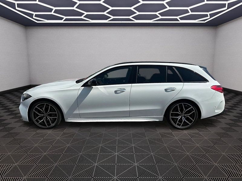 Mercedes-Benz Třídy C (2021) 200 150kw 4Matic AMG - fotka 4 z 36