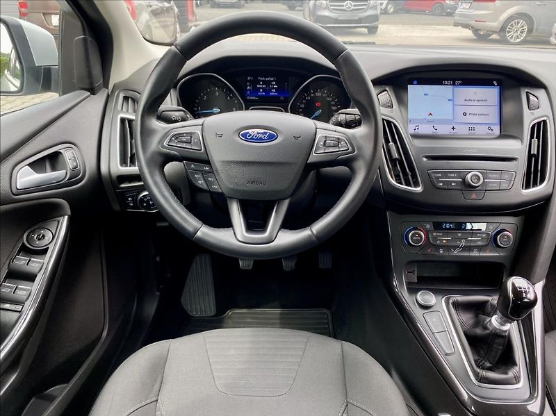 Ford Focus 1,5 TDCi NAVI VÝHŘEV - fotka 21 z 43