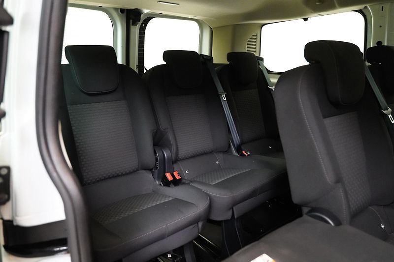 Ford Tourneo Custom - fotka 23 z 24