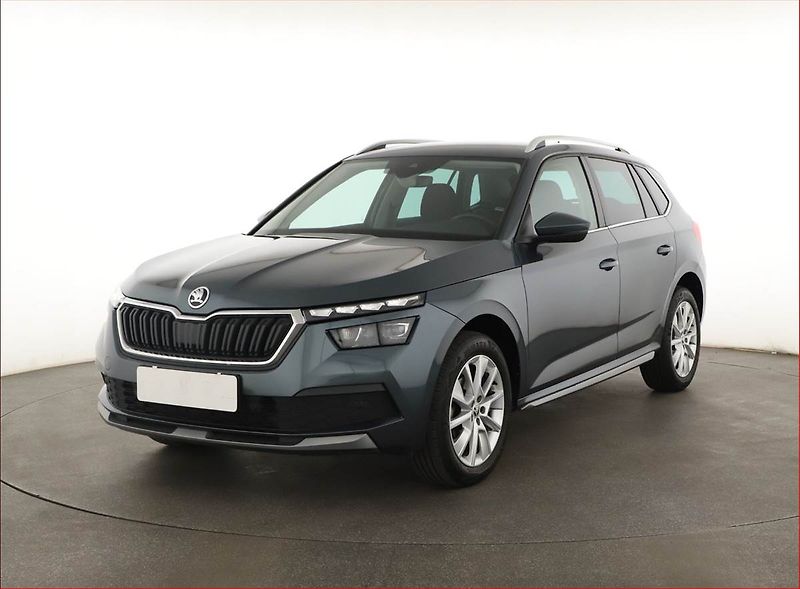 Škoda Kamiq (2021) Style 1.0 TSI, Serv.kniha - fotka 2 z 16