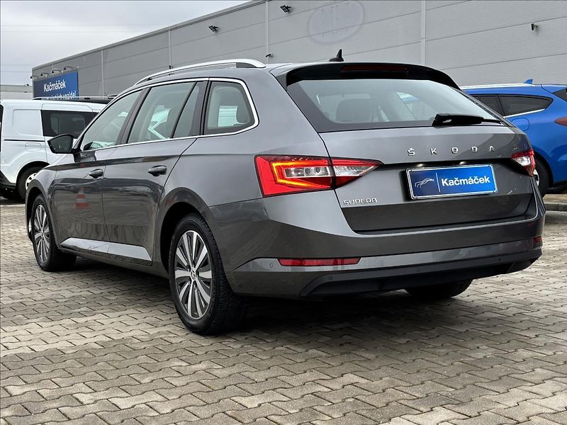 Škoda Superb 2,0 TDI 110kW Style DSG - fotka 3 z 42