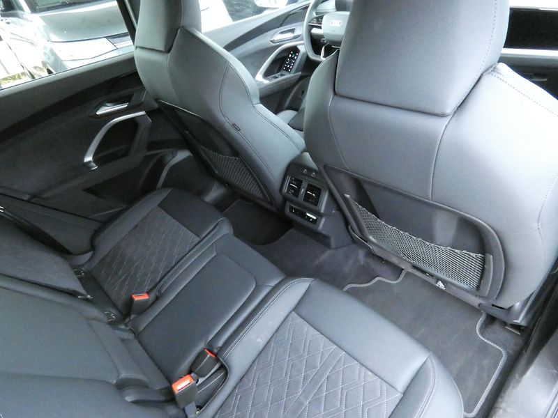 Audi Q5 (2025) S-Line 2.0 TDI 150KW quattro - fotka 25 z 29