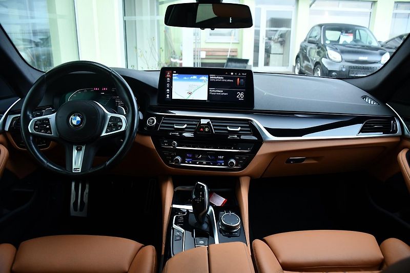 BMW Řada 5 530d xDrive M-SPORT K360 ČR 1M - fotka 17 z 40
