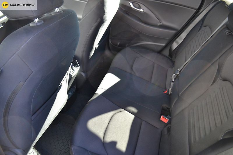 Hyundai i30 WG  1,5DPi MT Style FL - fotka 10 z 52
