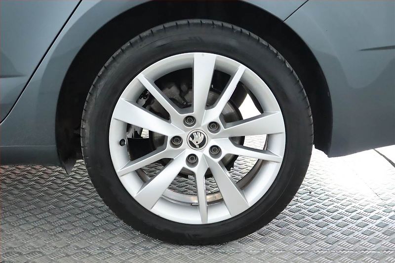 Škoda Octavia (2020) 1.5 TSI G-TEC, Automat - fotka 15 z 26
