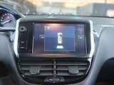 Peugeot 2008 (2016) Allure 1.2 PureTech, Automat - náhled 22