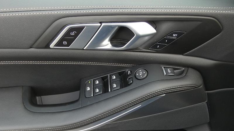 BMW X5 xDrive 40i M Sport - fotka 9 z 22