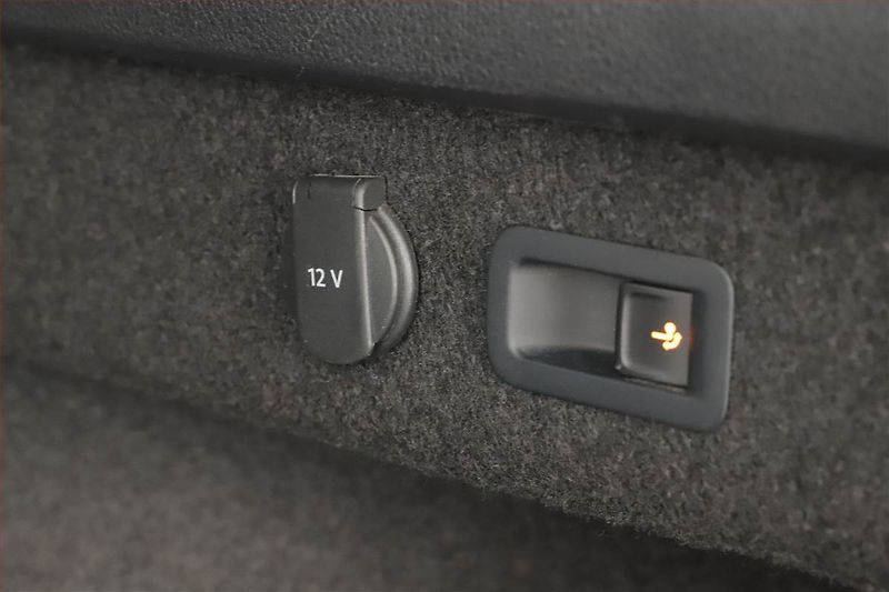 Volkswagen Passat (2022) 2.0 TDI - fotka 23 z 27