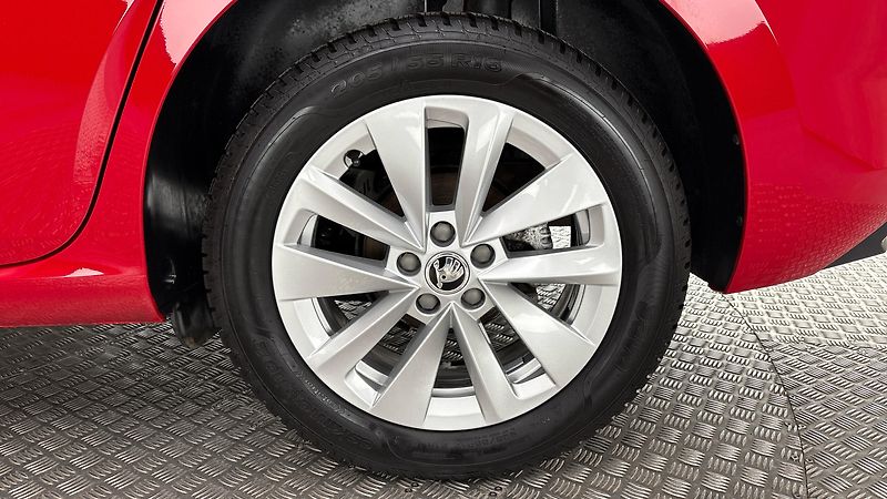Škoda Scala 1.0 TSI DSG Style - fotka 19 z 25