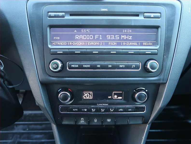 Škoda Rapid (2013) Ambition 1.2 TSI - fotka 12 z 16