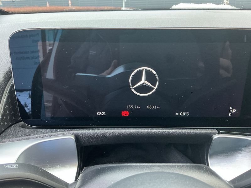 Mercedes-Benz GLB 200 d 4MATIC - fotka 12 z 26