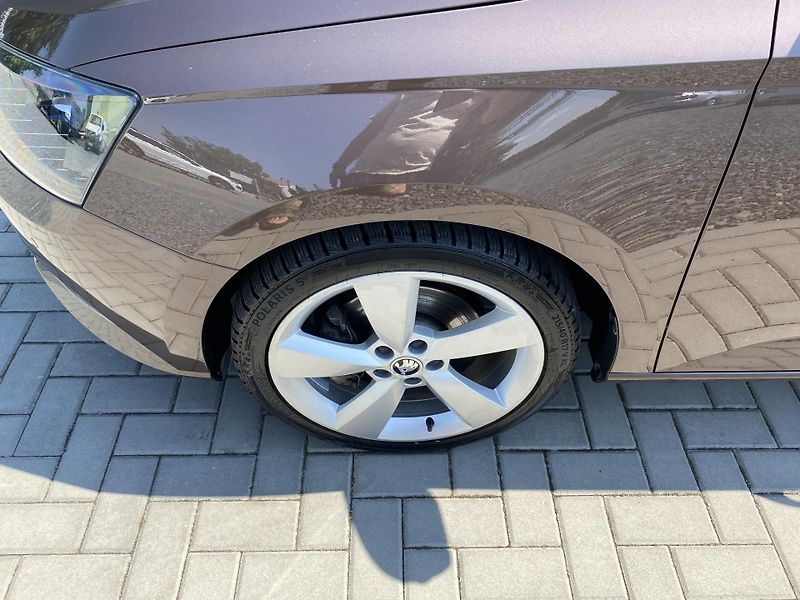 Škoda Fabia 1.2 TSI 81kW -STYLE -LED -DSG - fotka 9 z 46