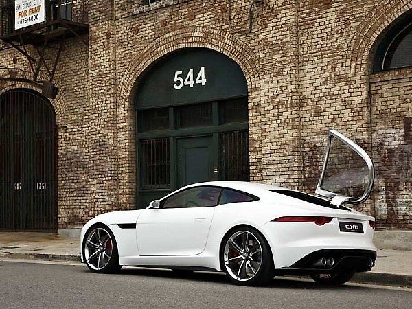 Koncept Jaguar C-X16.