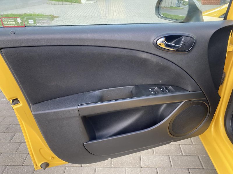 Seat Leon (2007) 2.0TFSi FR,147kW,TEMP,KLIMA!! - fotka 14 z 40