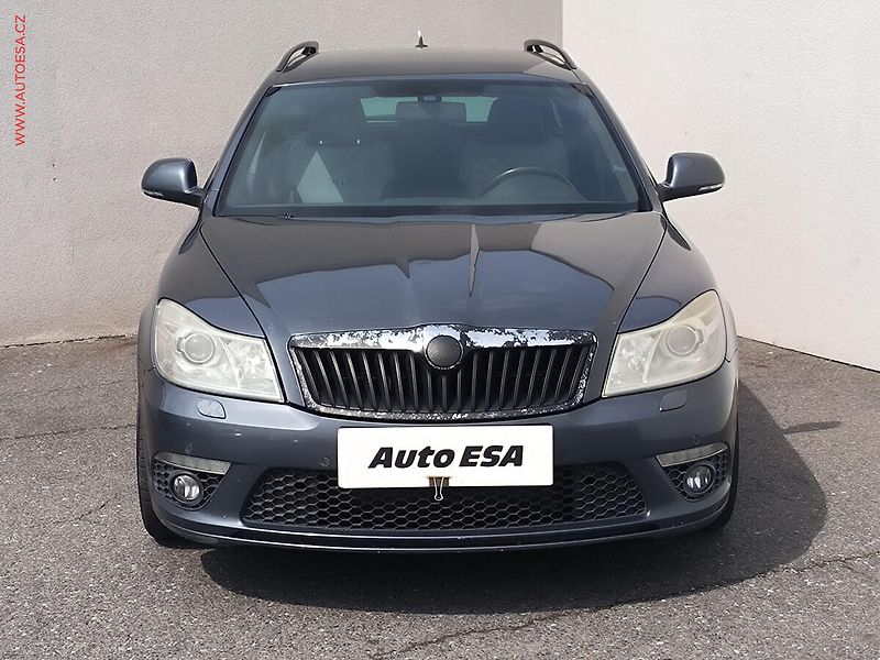Škoda Octavia (2010) 2.0 TDi, Xenon, navi - fotka 2 z 20