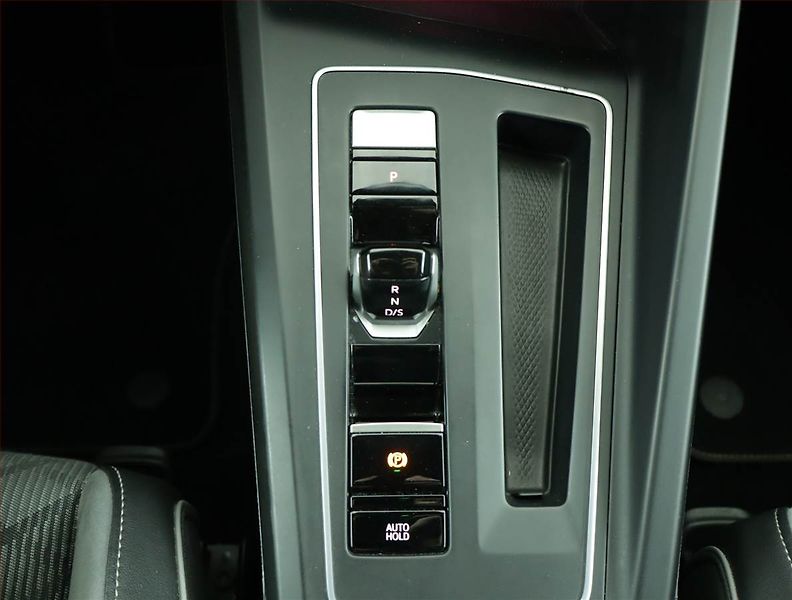 Volkswagen Golf (2022) R-Line 2.0 TDI, Automat - fotka 13 z 16